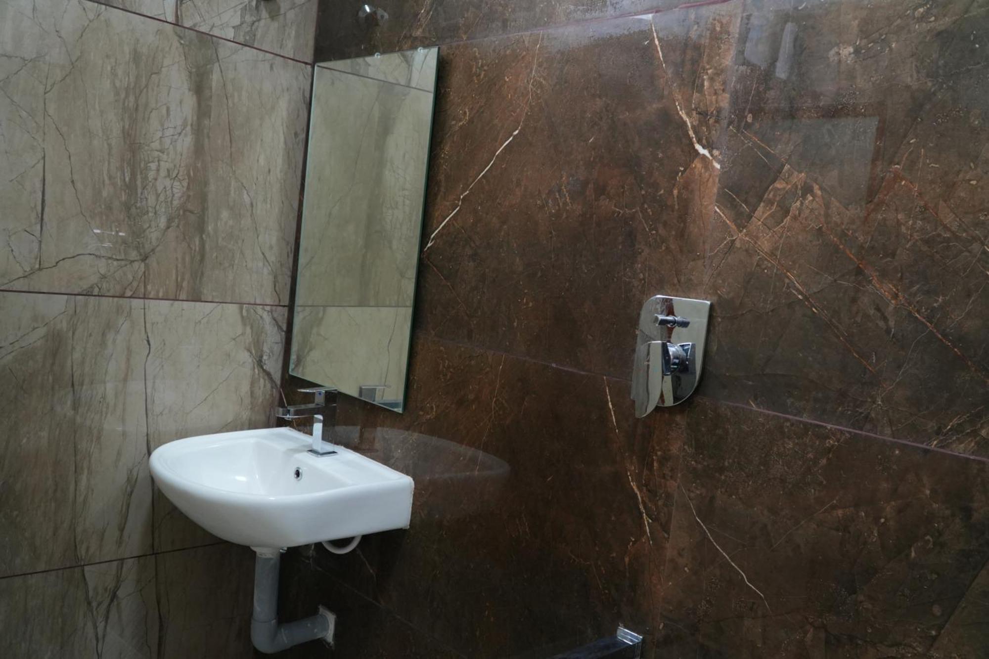 Uj Pallazzio - Business Class Luxury Hotel Tiruvannāmalai Zewnętrze zdjęcie