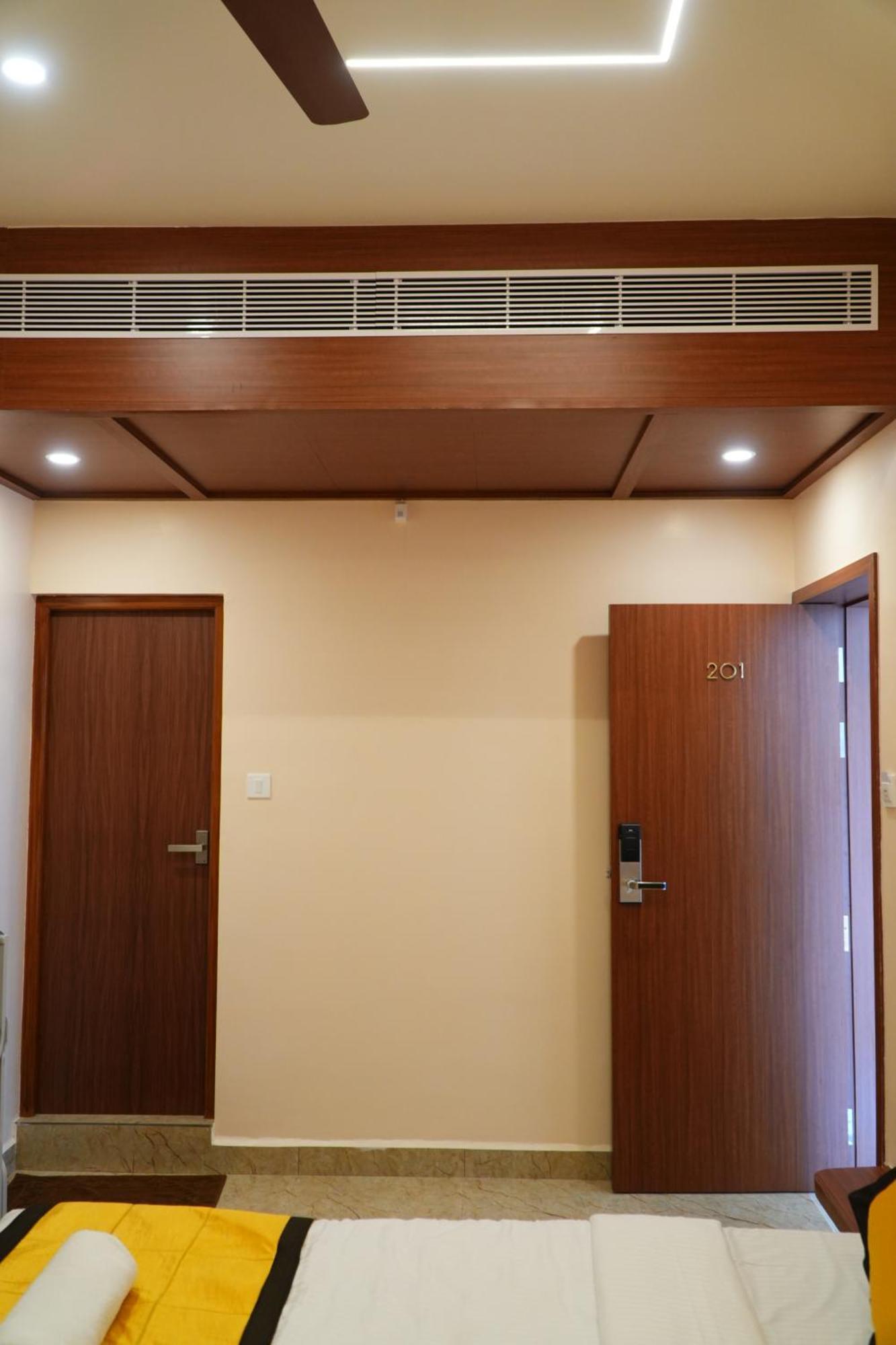 Uj Pallazzio - Business Class Luxury Hotel Tiruvannāmalai Zewnętrze zdjęcie