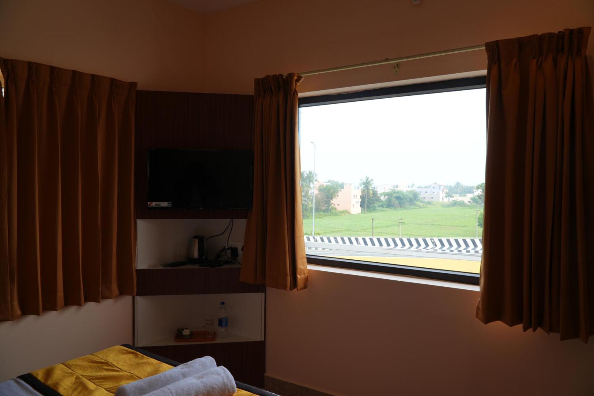 Uj Pallazzio - Business Class Luxury Hotel Tiruvannāmalai Zewnętrze zdjęcie