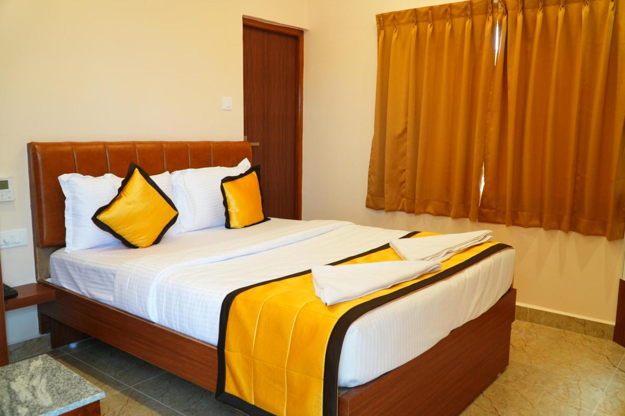 Uj Pallazzio - Business Class Luxury Hotel Tiruvannāmalai Zewnętrze zdjęcie