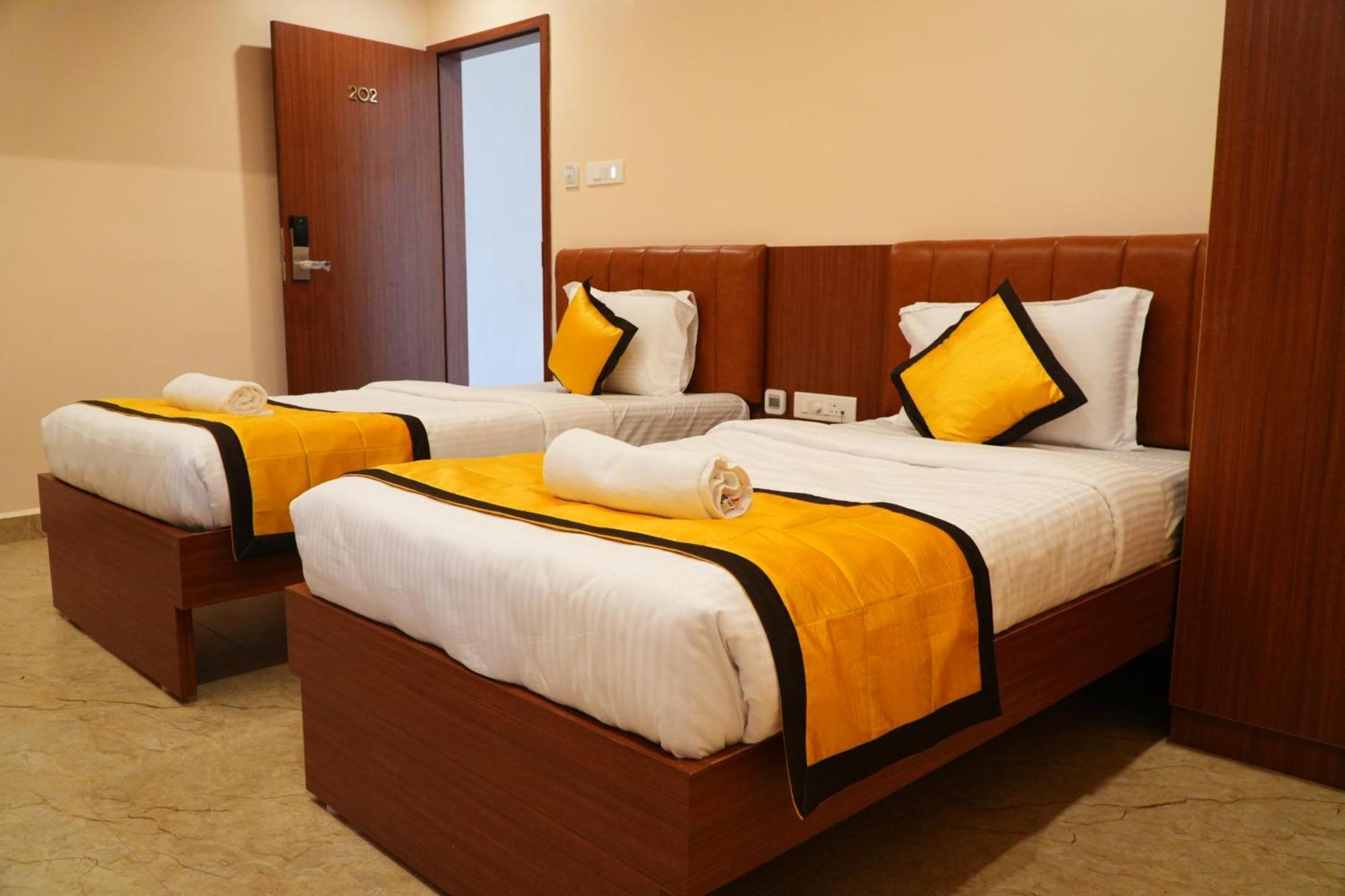 Uj Pallazzio - Business Class Luxury Hotel Tiruvannāmalai Zewnętrze zdjęcie